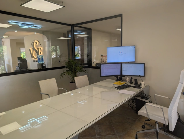 Un espace de travail au cabinet VSE Compta à Nice